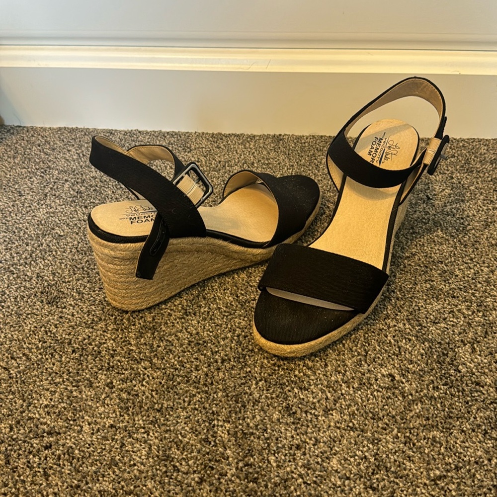Summer wedges